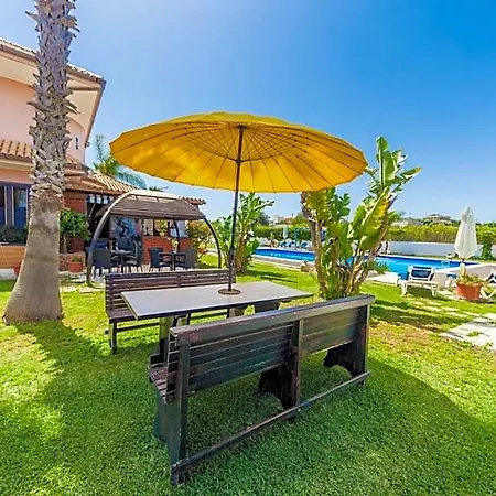 Sicilia Bella לינה וארוחת בוקר 4*